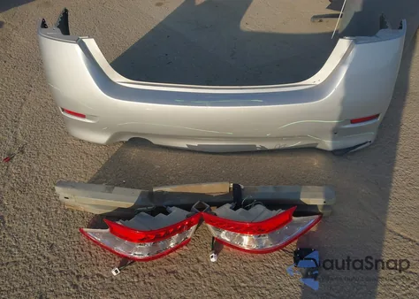 2013 Nissan Sentra Sr z USA, uszkodzony, nr VIN 3N1AB7AP4DL658113